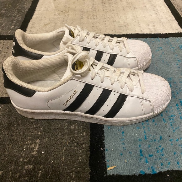 Adidas Superstar shoes - Picture 3 of 5